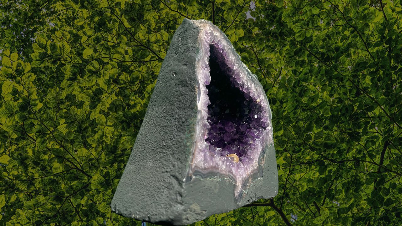SPIRITUAL SAFE HAVEN Huge Amethyst Geode 20.00 High Quality
