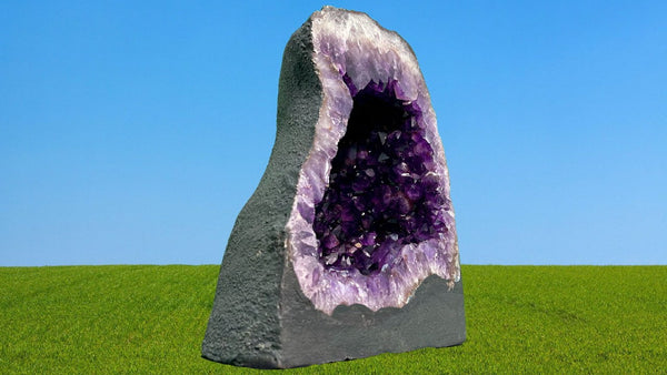 "LIGHT IN THE DARKNESS" Huge Amethyst Geode 15.00 VERY High Quality AG-57