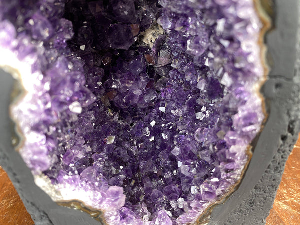 "STARLIGHT" Deep Amethyst Geode Cathedral 8.00 High Quality Agate Rim NS-259