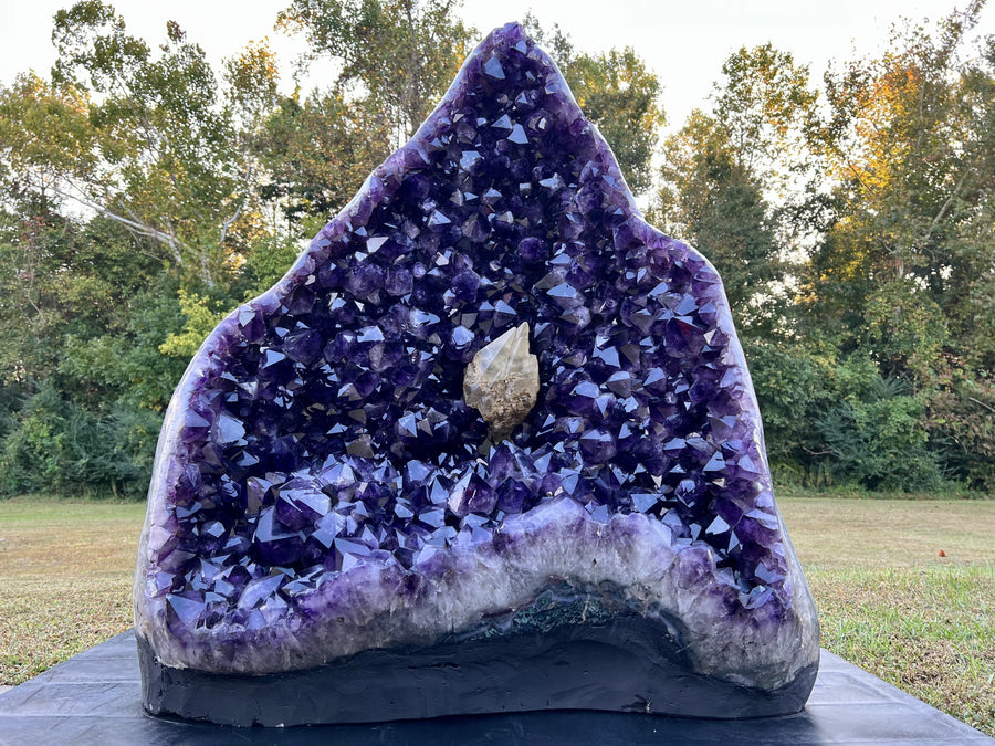 "MAGIC MOUNTAIN" Huge Amethyst Geode 42.00 Very High Quality Crystal XA-1