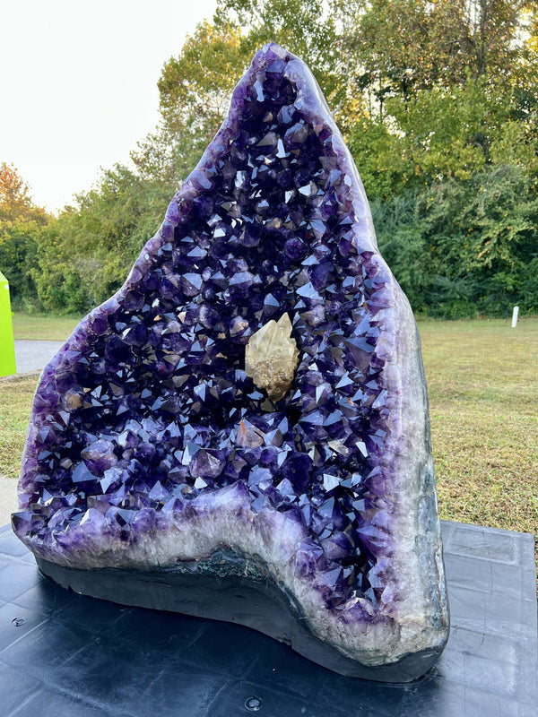 "MAGIC MOUNTAIN" Huge Amethyst Geode 42.00 Very High Quality Crystal XA-1