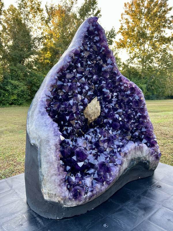 "MAGIC MOUNTAIN" Huge Amethyst Geode 42.00 Very High Quality Crystal XA-1