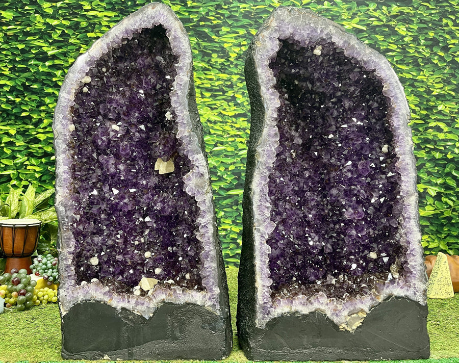 "8TH WONDER OF THE WORLD" Amethyst Geode Pair 26.00 Very High Quality NS-417