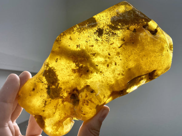 "FIRE ON THE MOUNTAIN" Natural Amber Specimen 8.00 Ultra Rare Mineral High Quality A-5