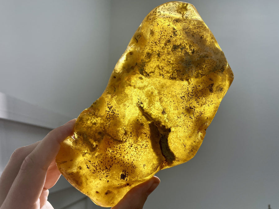 "FIRE ON THE MOUNTAIN" Natural Amber Specimen 8.00 Ultra Rare Mineral High Quality A-5