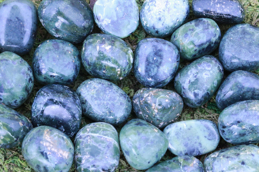 Green Jade PROSPERITY LOVE AUTHENTICITY Dream Stone Healing Gemstone