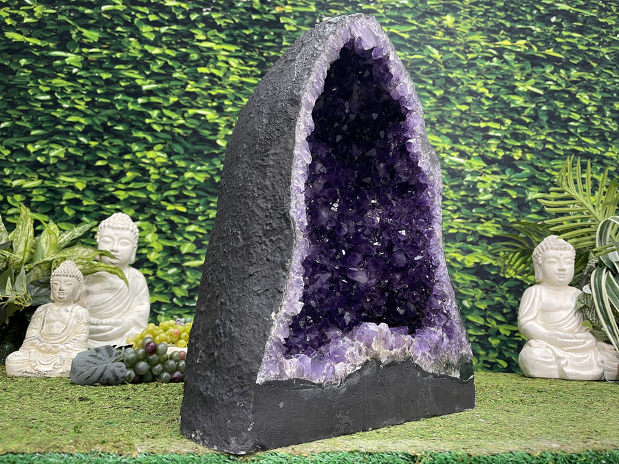 "DEEP HEALING ABYSS" Amethyst Geode Cathedral 19.00 High Quality Brazil NS-603