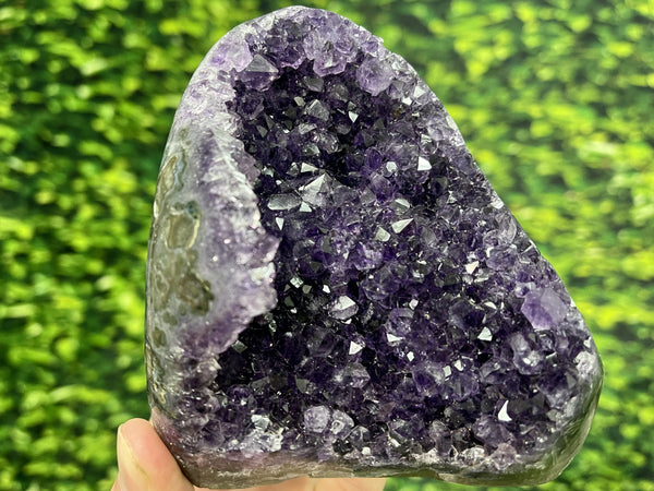 "HEAVENLY HEART HEALER" Amethyst Geode Uruguay Self Standing VERY HIGH QUALITY