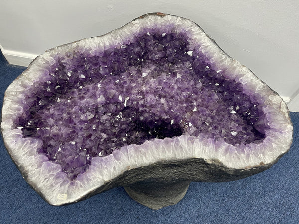 "BIRD BATH" Huge Amethyst Geode High Quality 19.00 Brazil Dark Purple