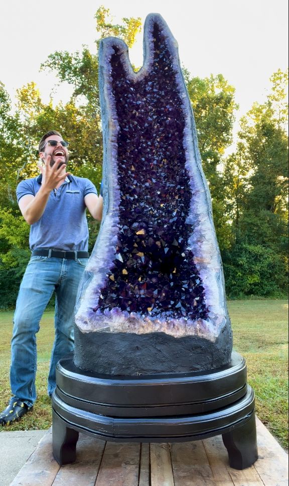 "WORLD CLASS ELEGANCE" Tall Amethyst Geode 74.00 Very High Quality XA-3