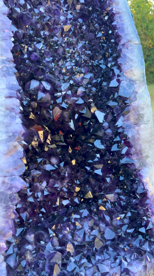 "WORLD CLASS ELEGANCE" Tall Amethyst Geode 74.00 Very High Quality XA-3