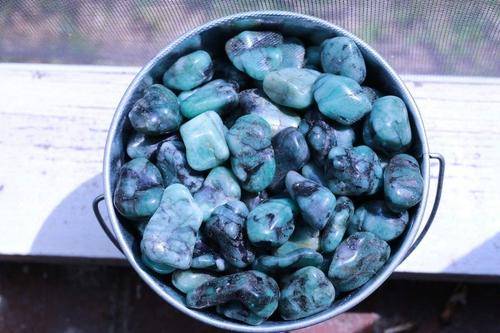 Emerald Tumbled Stone-Cosmic Cuts