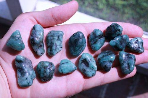 Emerald Tumbled Stone-Cosmic Cuts