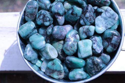 Emerald Tumbled Stone-Cosmic Cuts